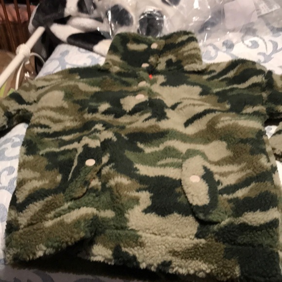 J Crew Snap Collar Sherpa Fleece Sweatshirt, Camo - Picture 3 of 3